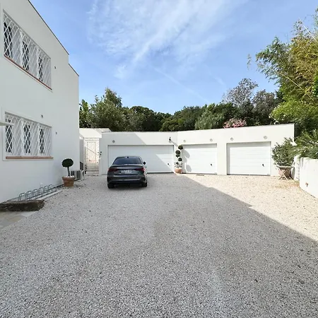 Appartement Sur Terrasse Et Jardin Privatif 400m De La Et Des Commerces